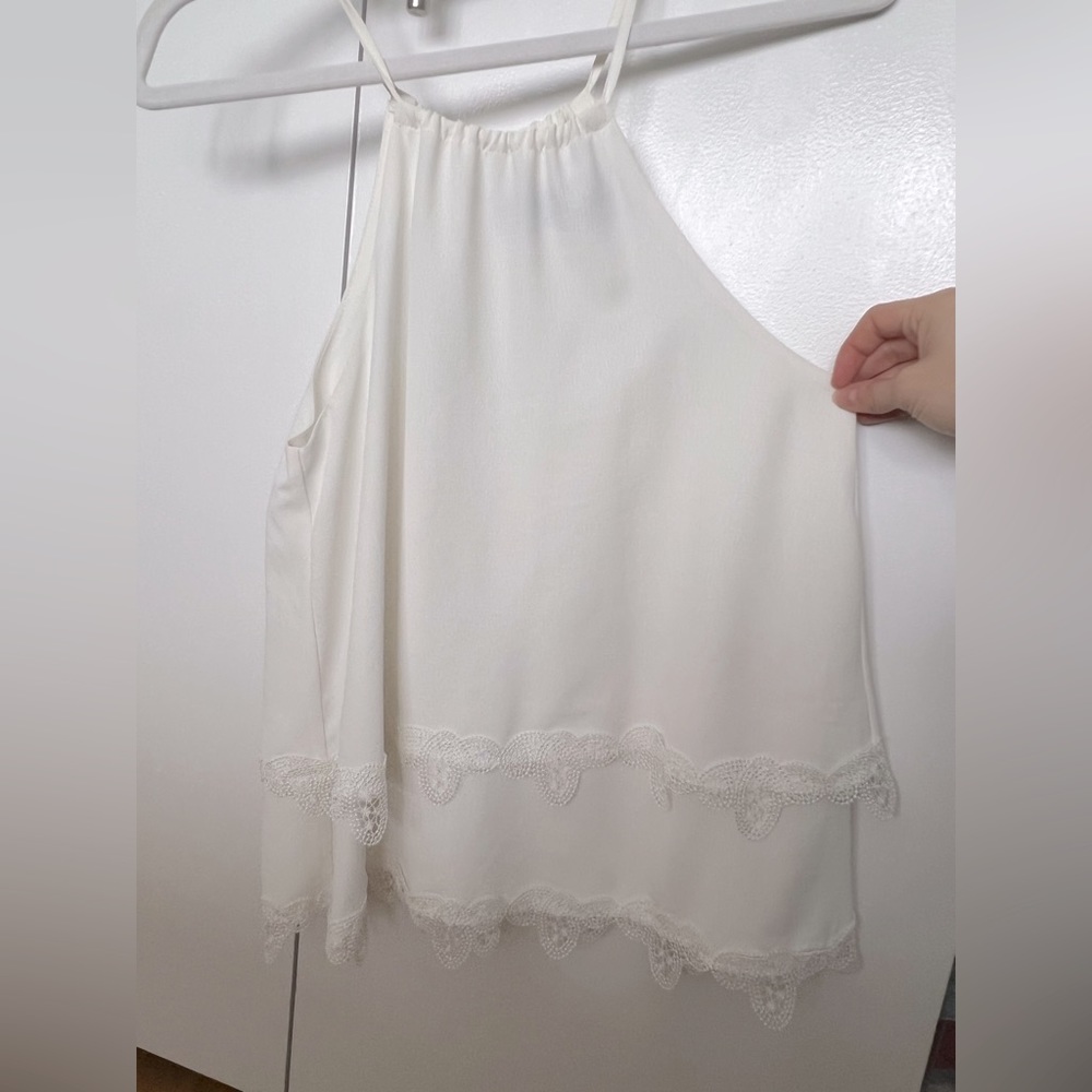XS white camisole with layered lace